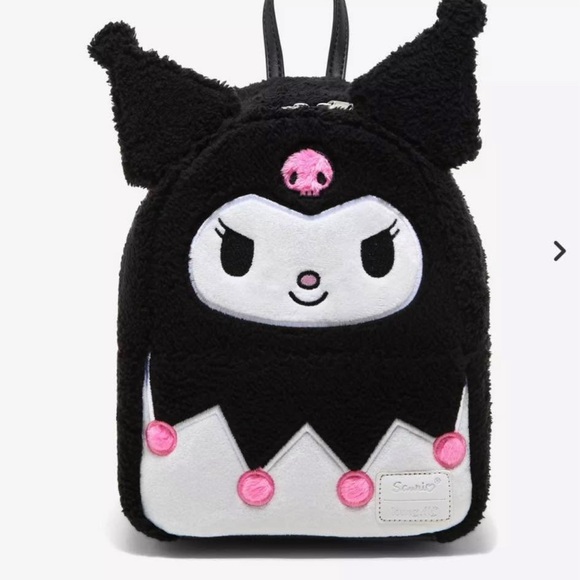 Loungefly Handbags - Hot Topic Exclusive Loungefly Sanrio Kuromi Plush Sherpa Mini Backpack🌸